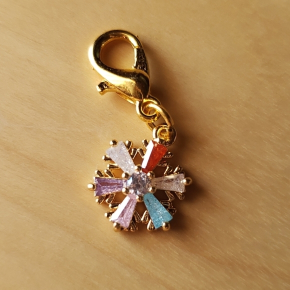 unbranded Jewelry - 𝅺8 Seasons Copper Christmas Snowflake Charms Gold Color 13mm X 10mm